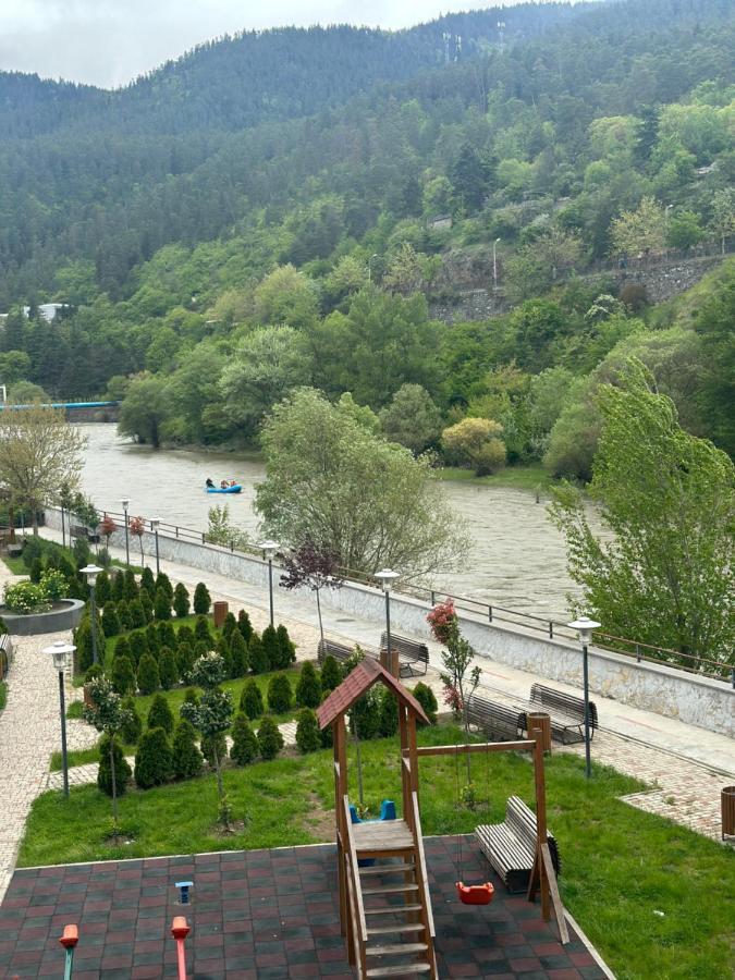 Vitali Daire *